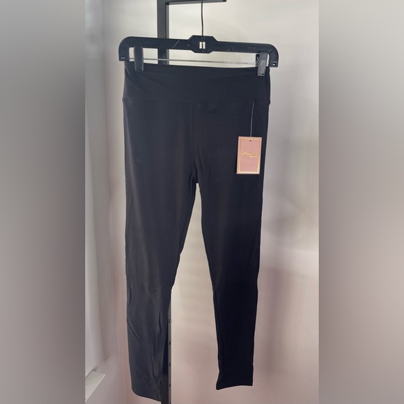 Lips and Leggings T- Shirts . - Picture 3 of 3